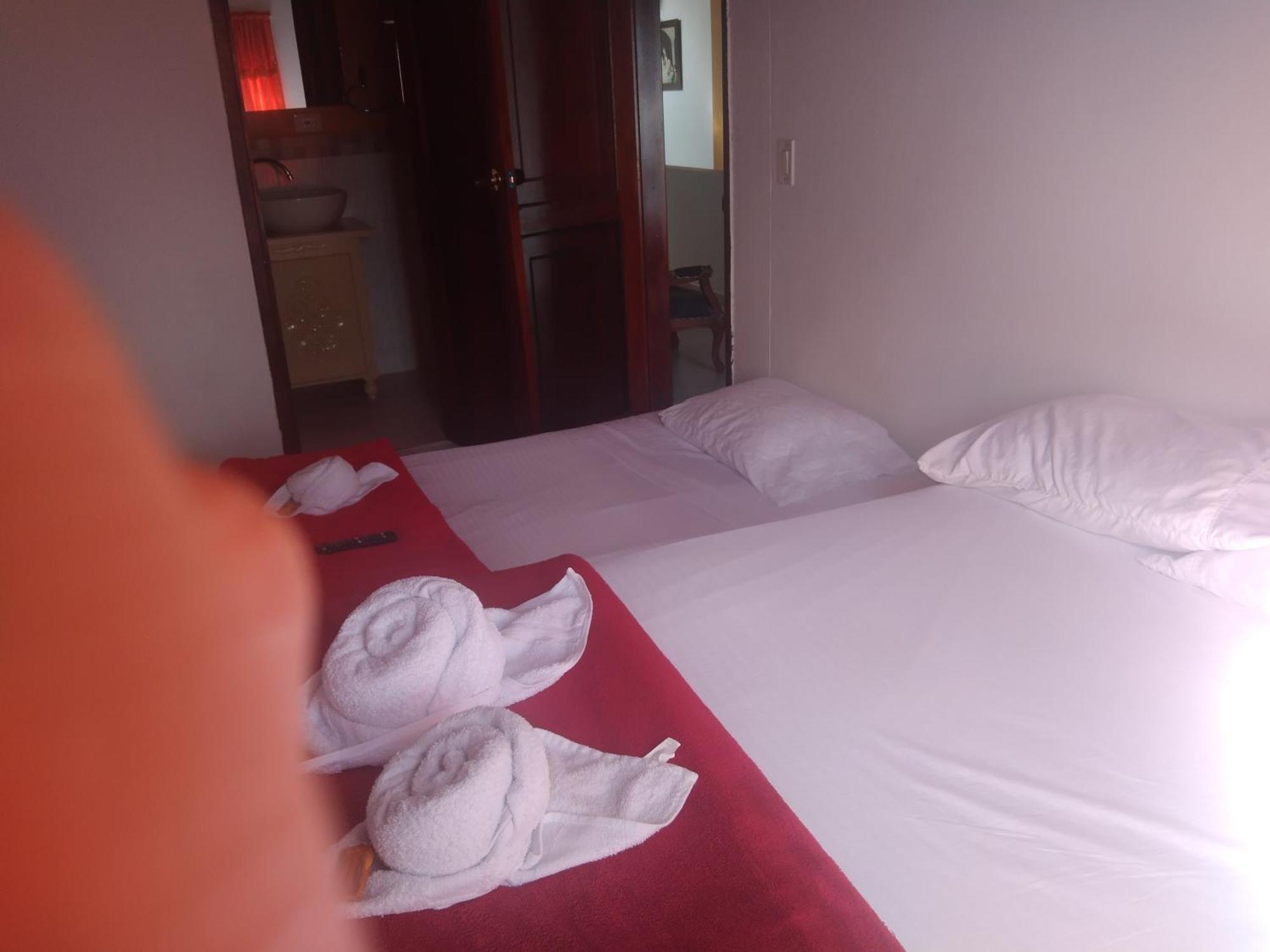 Hostal Bremen Jq ฟิลานเดีย ภายนอก รูปภาพ