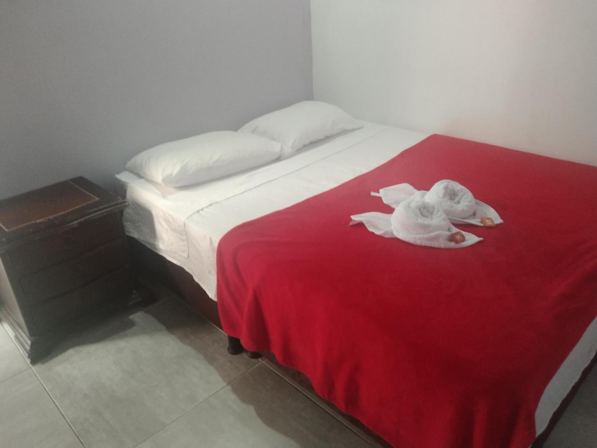Hostal Bremen Jq ฟิลานเดีย ภายนอก รูปภาพ